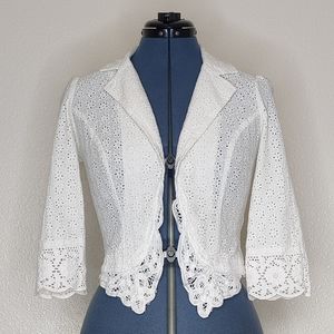 XOXO COLLECTION White Vintage Crochet Accent Crop Cardigan